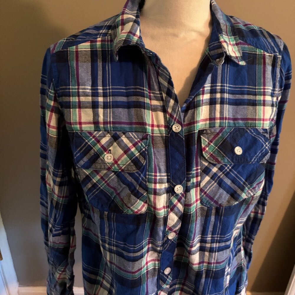 EUC Woman's plaid flannel shirt size small